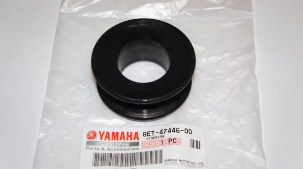 Кронштейн (ролик) YAMAHA VK 540, VK Prof., RS, Venture MP, Venture GT, Venture TF оригинал