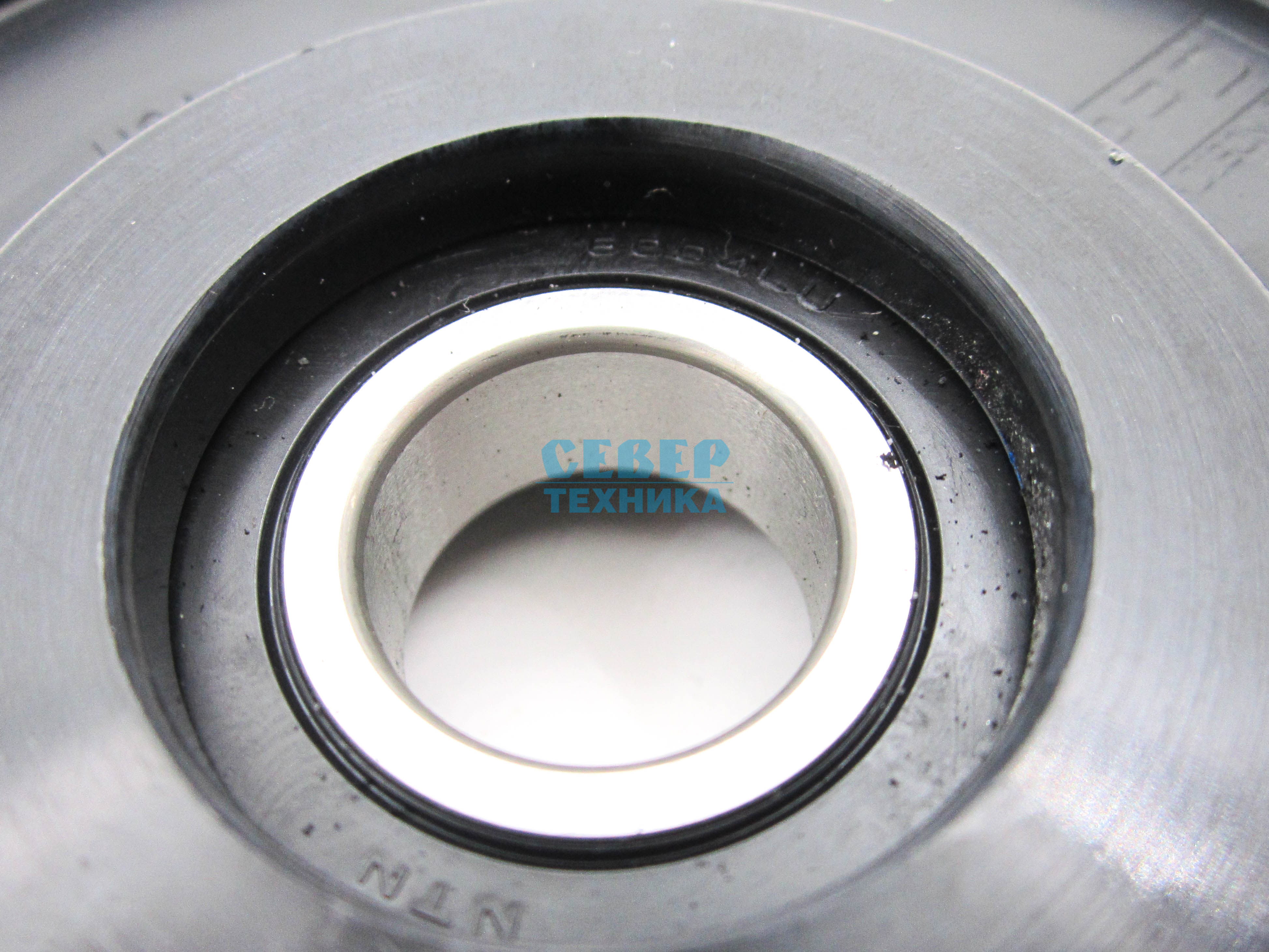 Каток YAMAHA VK 540-4/5 (D наружный 152 мм, внутренний 42 мм, черный, PPD) подшипник 6004